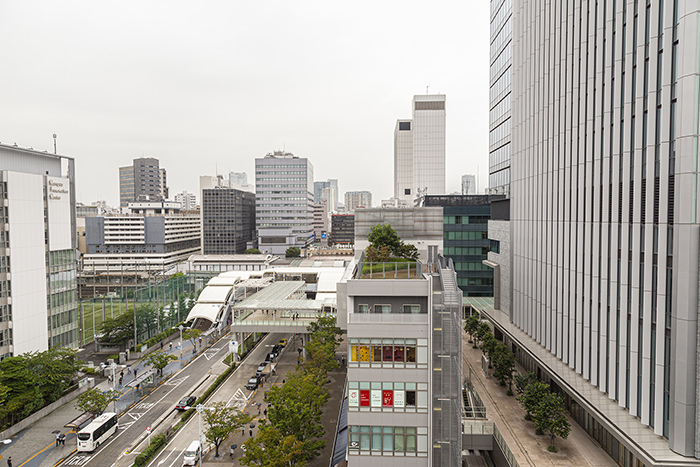弊社事務所から田町駅・三田方面の風景です。NEC本社ビルなどが見えます。